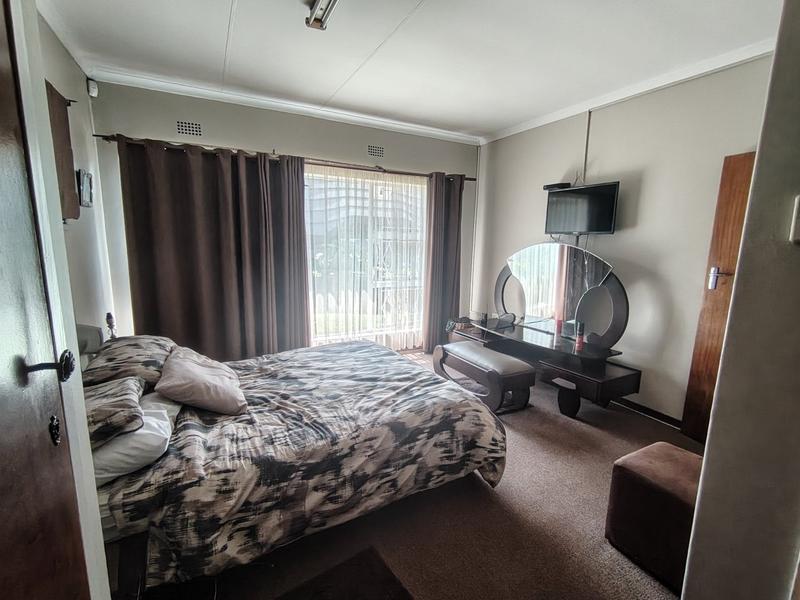 3 Bedroom Property for Sale in Vaalpark Free State